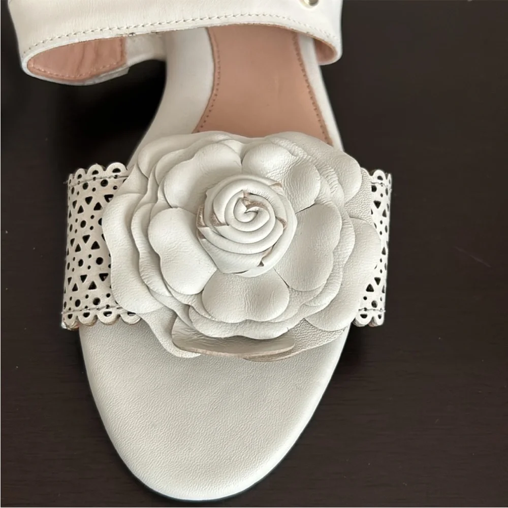Taryn Rose Virginia Sandal Rose Rosette Leather Shoe White Arch Support 6.5 NEW